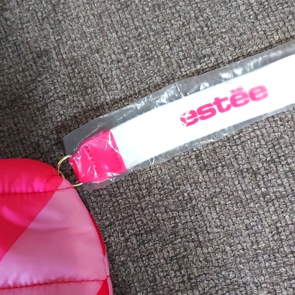 Estee Lauder makeup bag - Picture 3 of 3